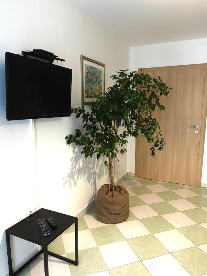 Apartments Villa Mira Kaštela Eksteriør bilde