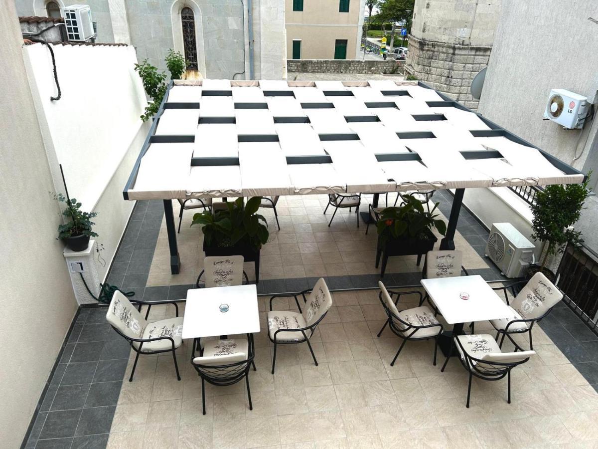 Apartments Villa Mira Kaštela Eksteriør bilde