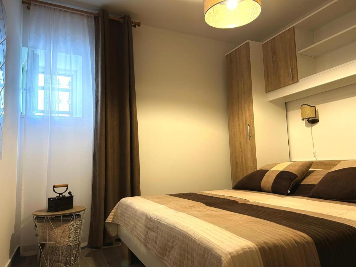 Apartments Villa Mira Kaštela Eksteriør bilde