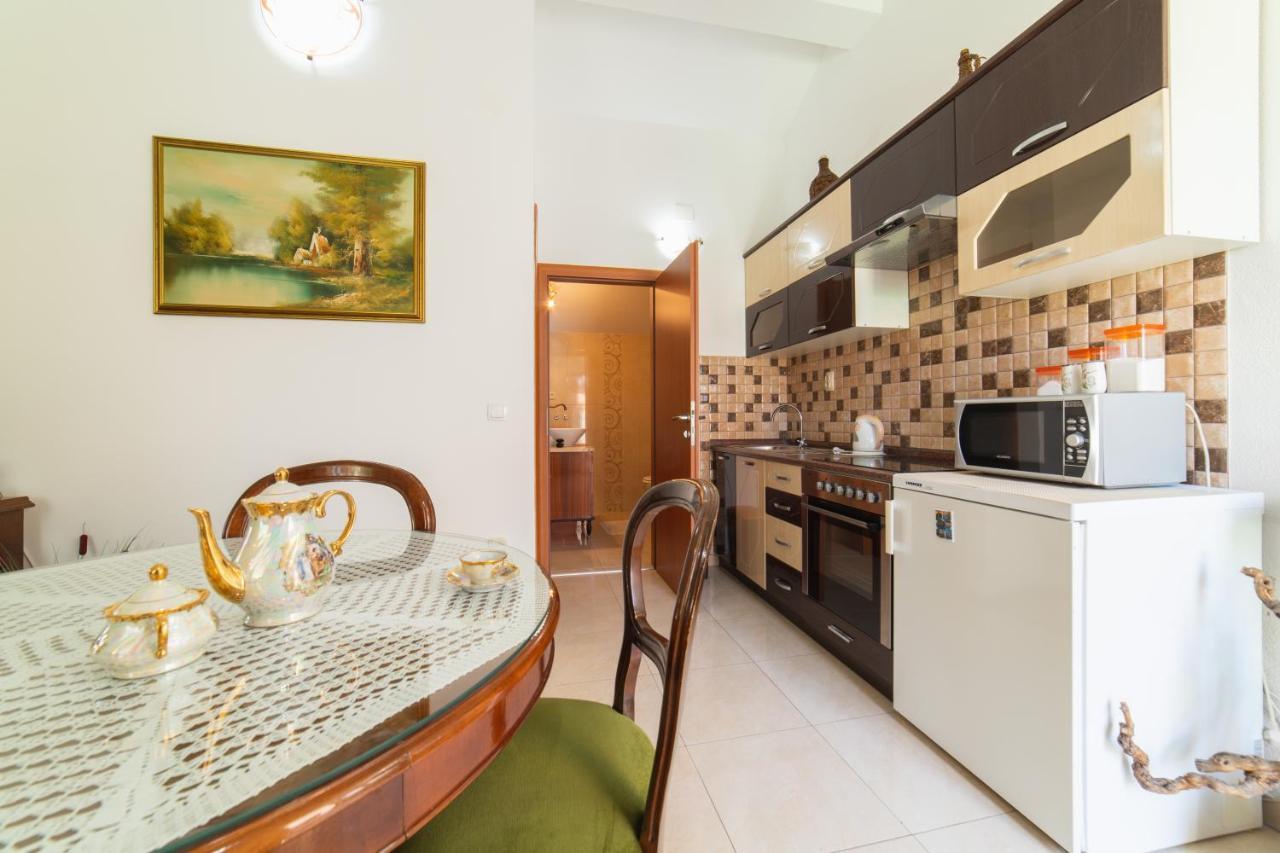 Apartments Villa Mira Kaštela Eksteriør bilde