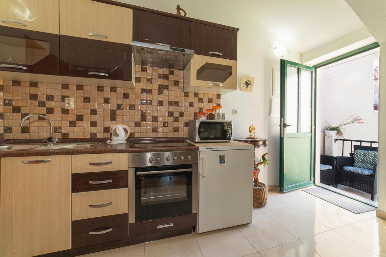 Apartments Villa Mira Kaštela Eksteriør bilde