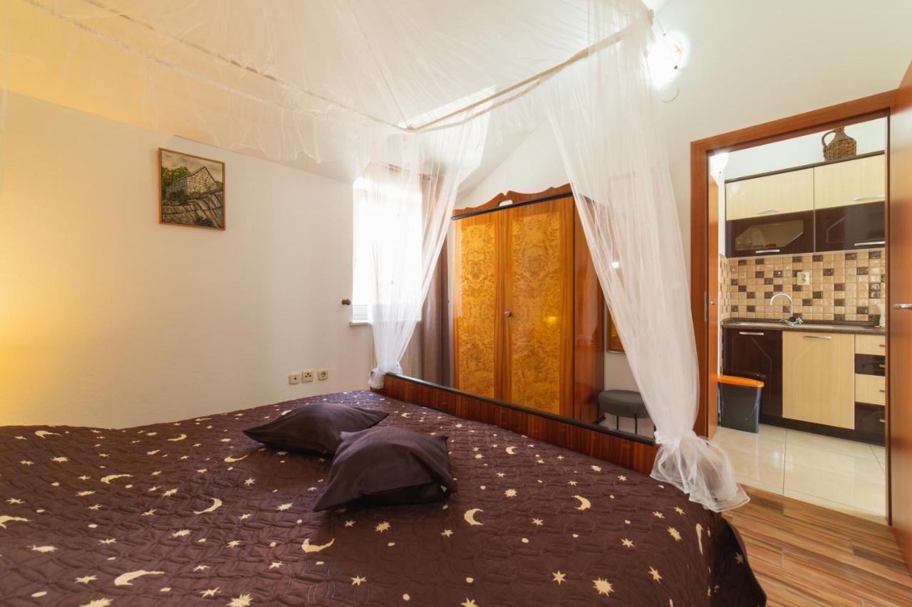 Apartments Villa Mira Kaštela Eksteriør bilde