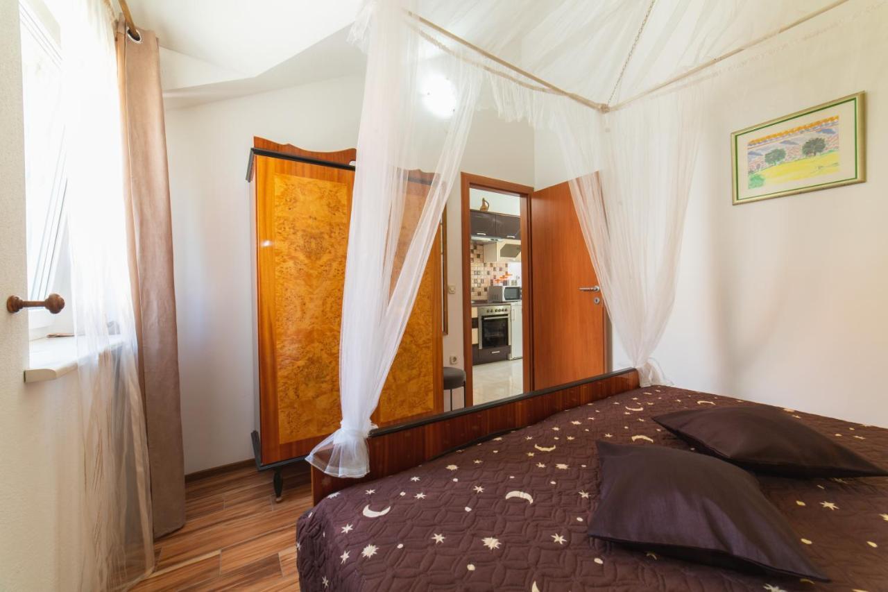 Apartments Villa Mira Kaštela Eksteriør bilde