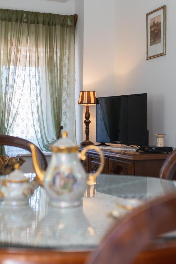 Apartments Villa Mira Kaštela Eksteriør bilde