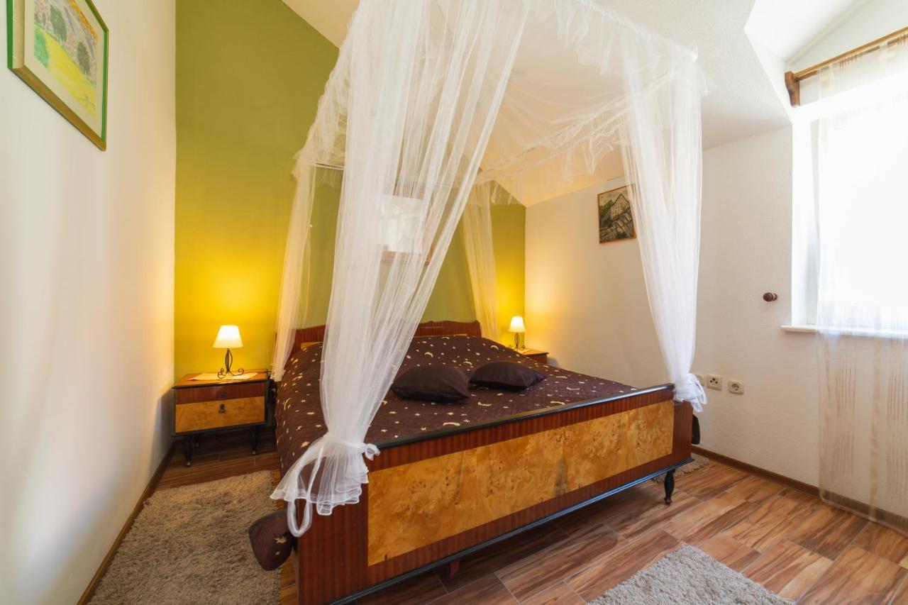 Apartments Villa Mira Kaštela Eksteriør bilde