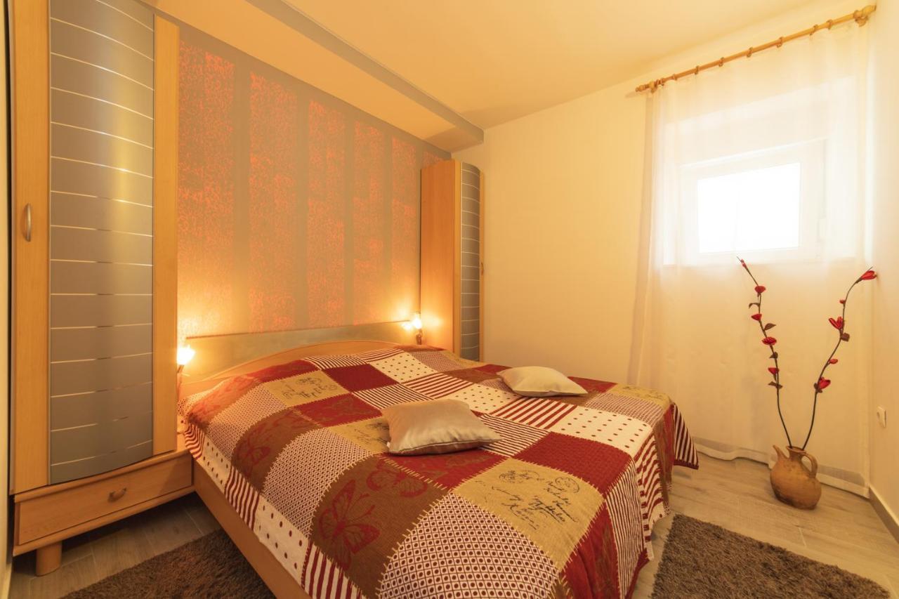 Apartments Villa Mira Kaštela Eksteriør bilde