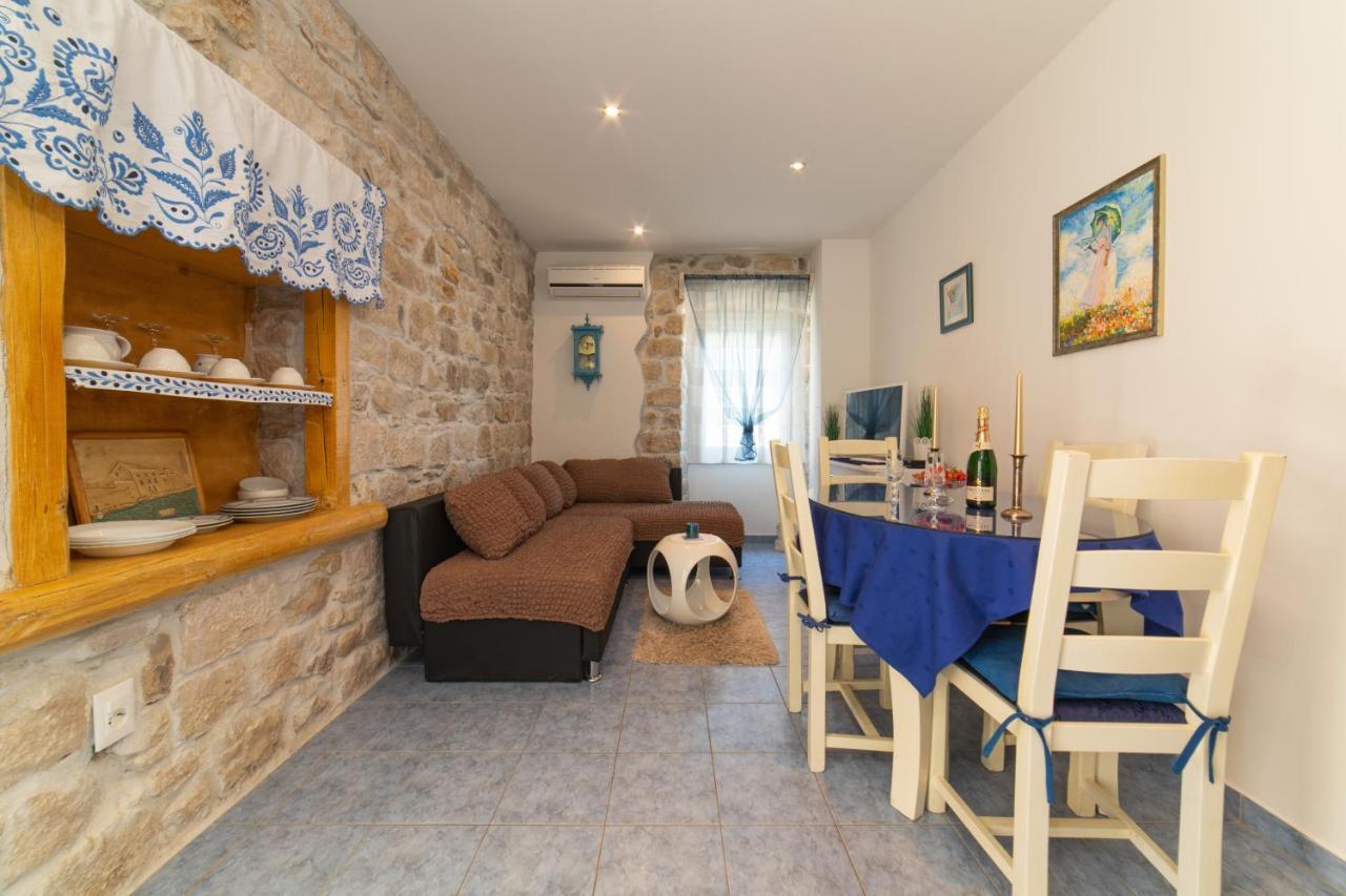 Apartments Villa Mira Kaštela Eksteriør bilde