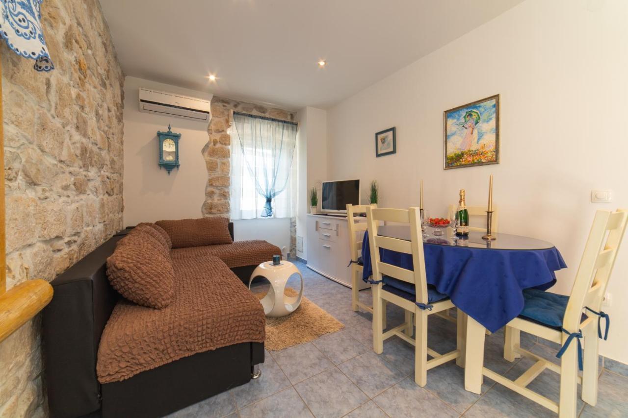 Apartments Villa Mira Kaštela Eksteriør bilde