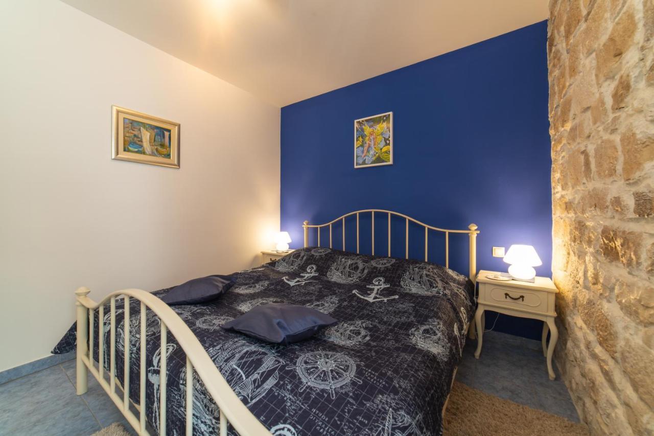 Apartments Villa Mira Kaštela Eksteriør bilde