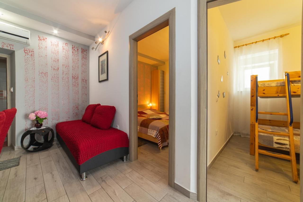 Apartments Villa Mira Kaštela Eksteriør bilde