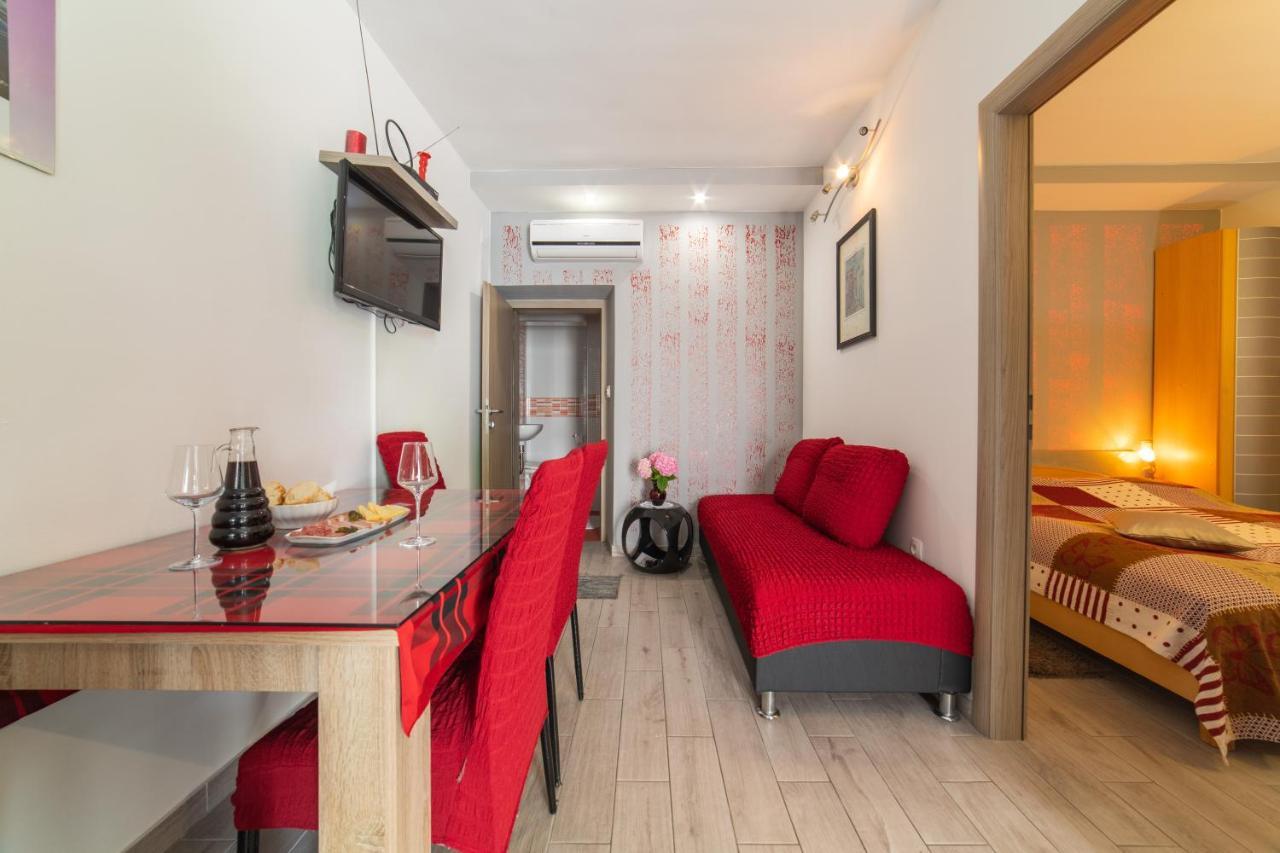 Apartments Villa Mira Kaštela Eksteriør bilde