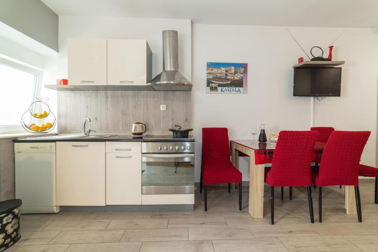Apartments Villa Mira Kaštela Eksteriør bilde