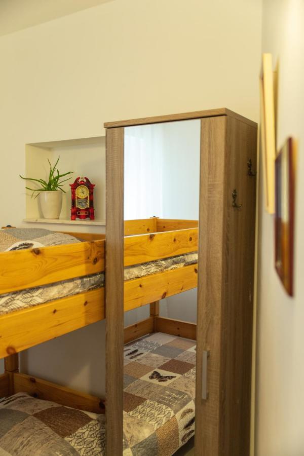 Apartments Villa Mira Kaštela Eksteriør bilde